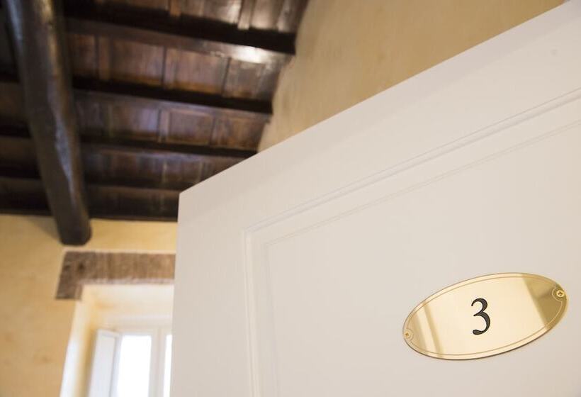 צימר Domus Trevi