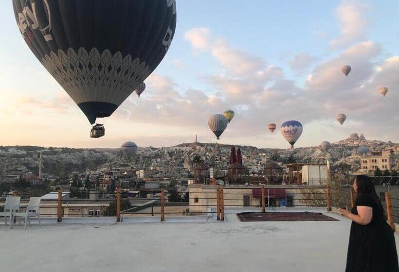 فندق Falcon Cave Suites