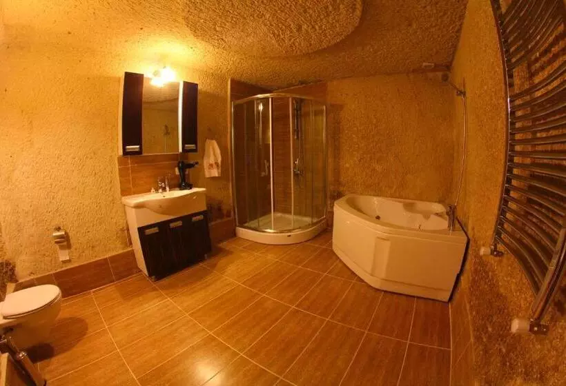 Hotelli Falcon Cave Suites