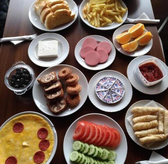 فندق Falcon Cave Suites