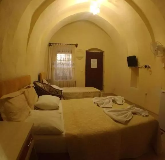 Hotelli Falcon Cave Suites