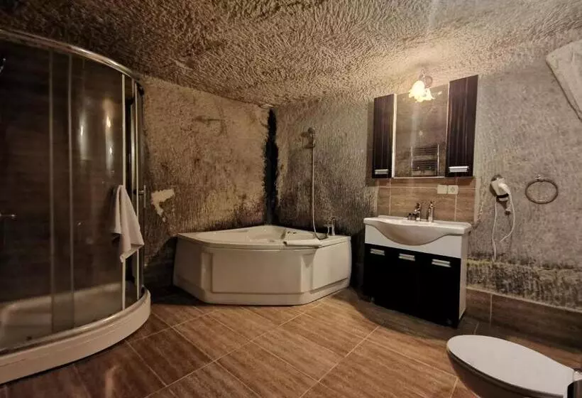 Hotelli Falcon Cave Suites