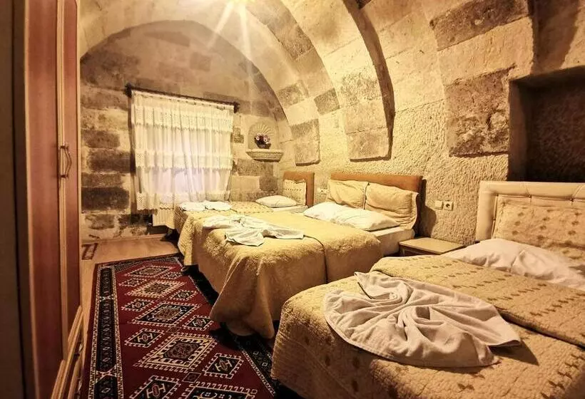 Hotelli Falcon Cave Suites