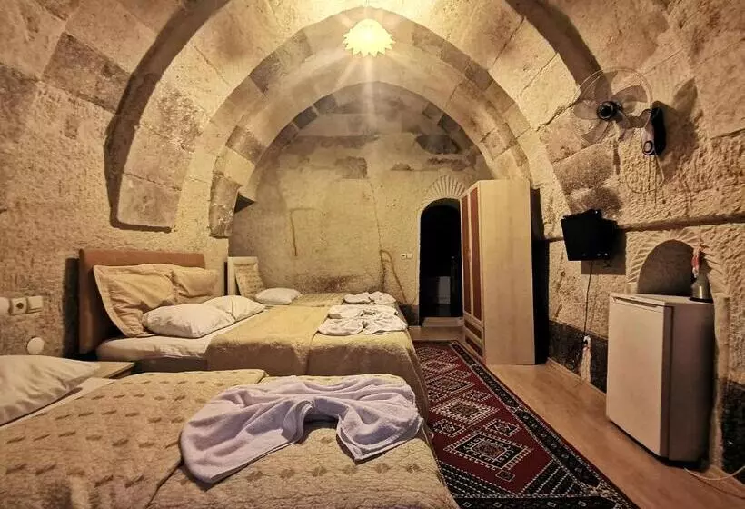 Hotelli Falcon Cave Suites