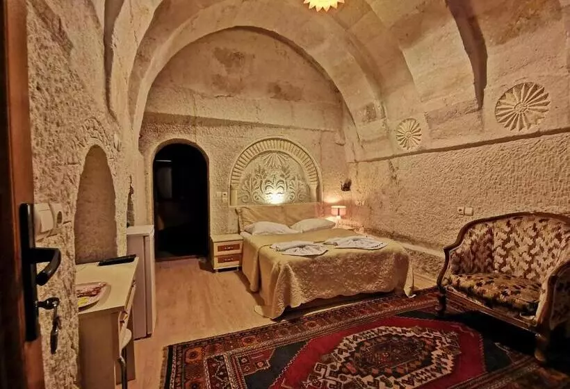 Hotelli Falcon Cave Suites