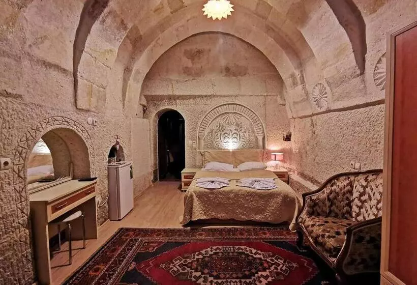 Hotelli Falcon Cave Suites