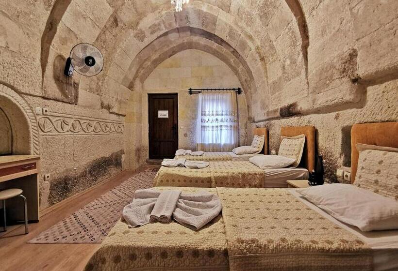 فندق Falcon Cave Suites