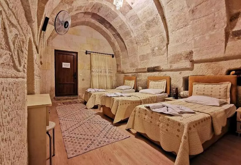Hotelli Falcon Cave Suites