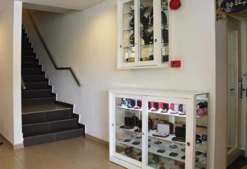 One Hotel Lintas Jaya