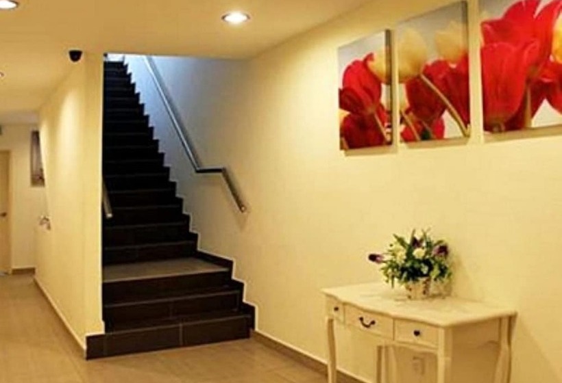 One Hotel Lintas Jaya