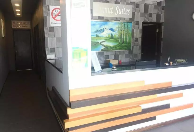 Otel Lumut Suites