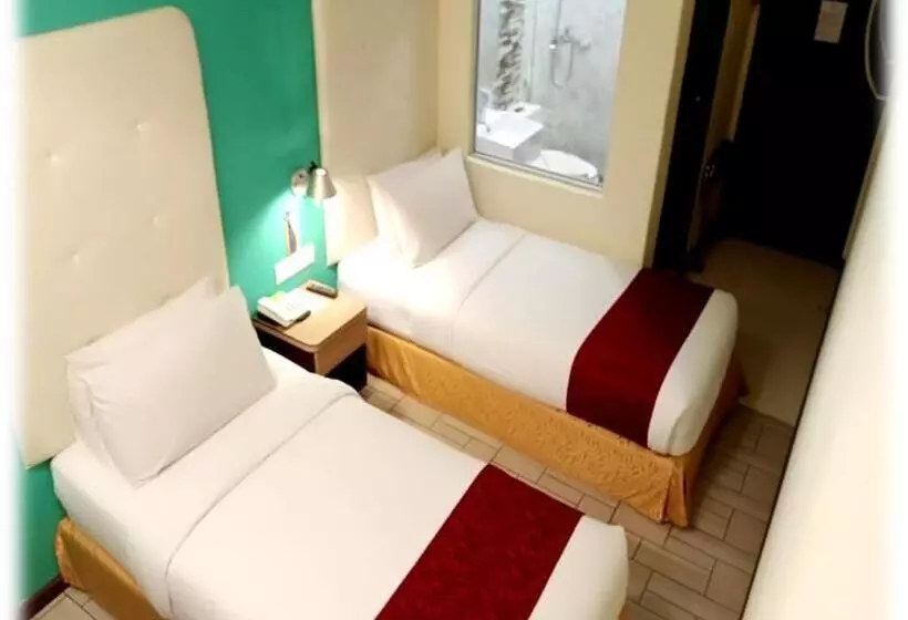 Otel Lumut Suites