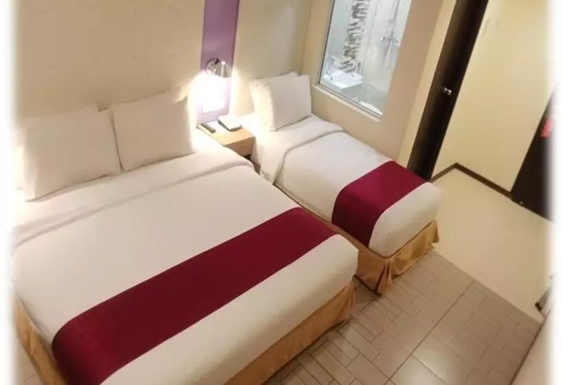 Otel Lumut Suites