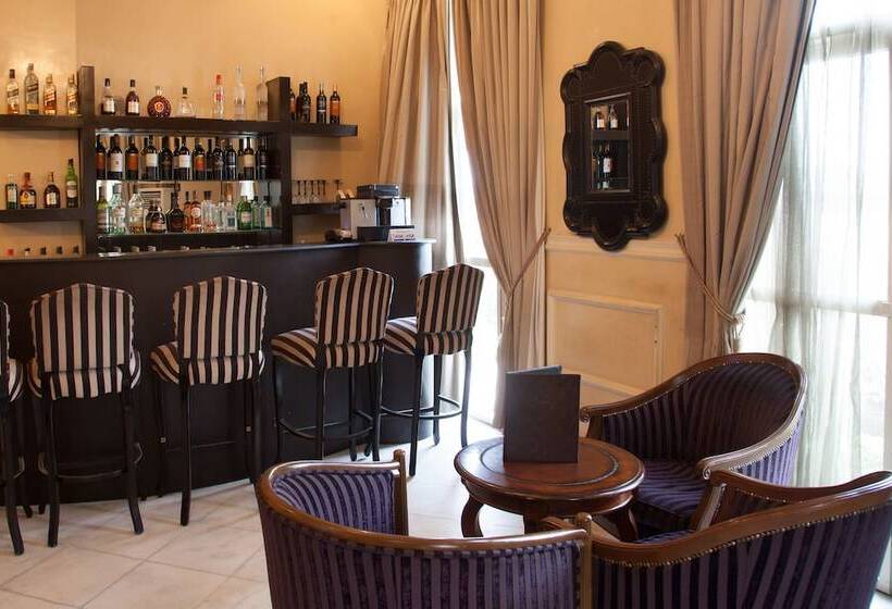 هتل Westfoster Harbour Boutique Residences