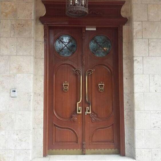 هتل Westfoster Harbour Boutique Residences