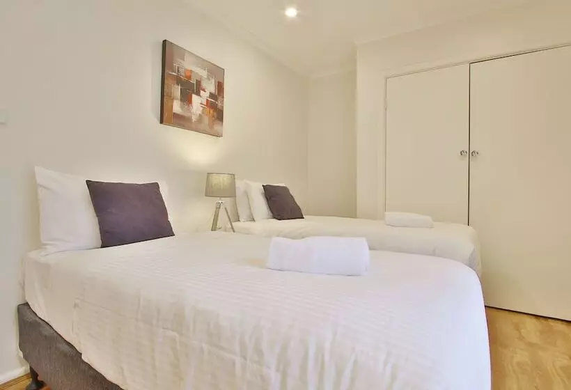Ivy Units Glen Waverley