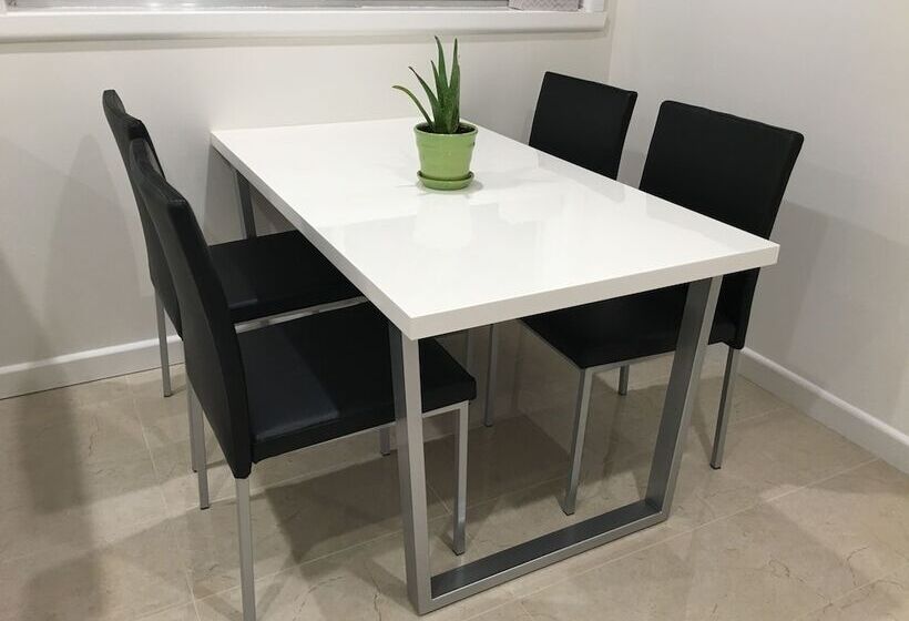 Ivy Units Glen Waverley