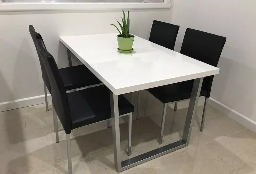 Ivy Units Glen Waverley