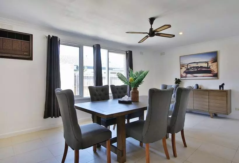 Ivy Units Glen Waverley