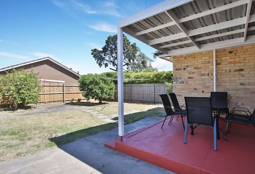 Ivy Units Glen Waverley