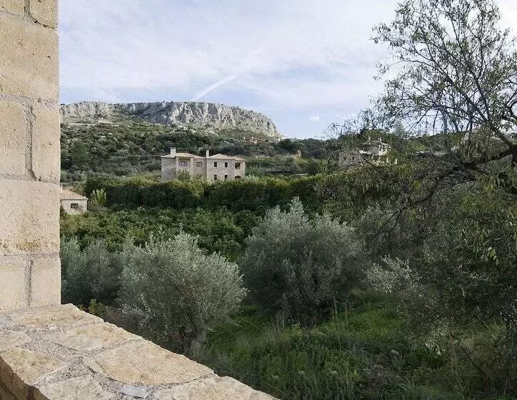 Klymeni Traditional Homes