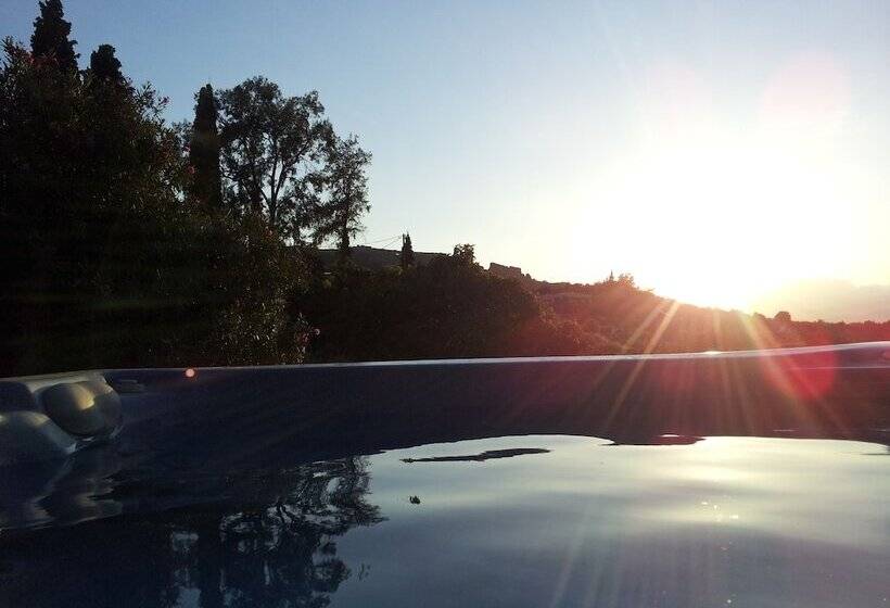 Klymeni Traditional Homes