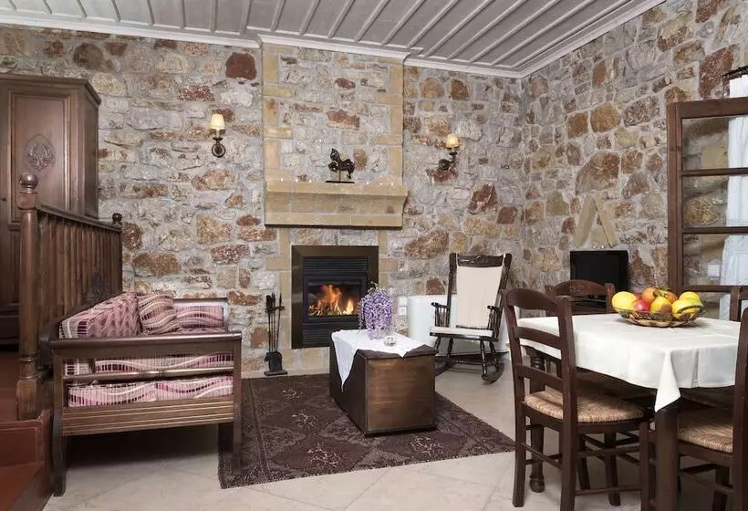 Klymeni Traditional Homes