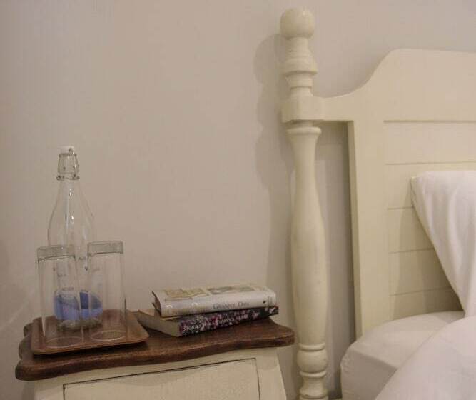 Pensione Cottonwood Bed & Breakfast House Bandung