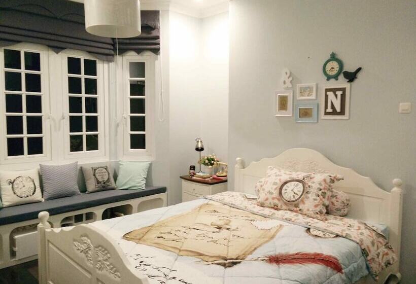 Pensione Cottonwood Bed & Breakfast House Bandung