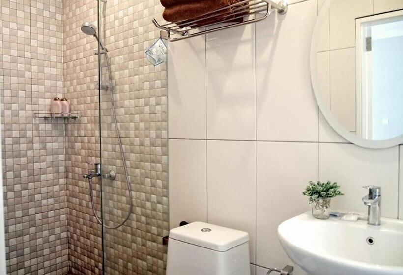 Pensione Cottonwood Bed & Breakfast House Bandung