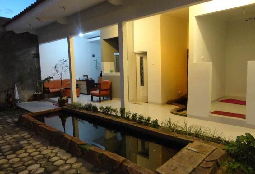 膳宿费 Pendowo Huis Guest House