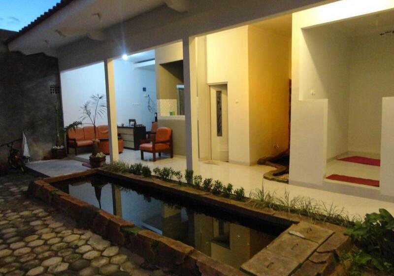 膳宿费 Pendowo Huis Guest House