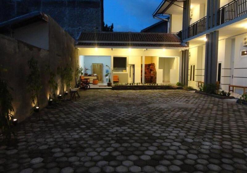 膳宿费 Pendowo Huis Guest House