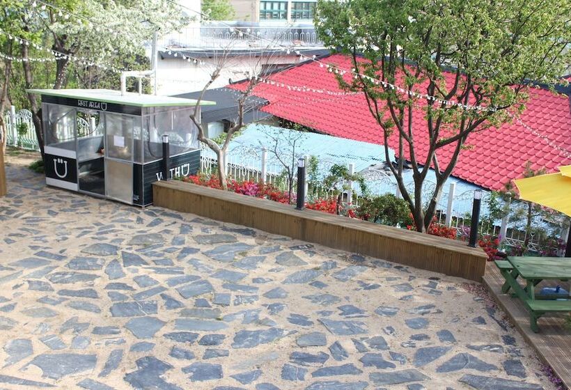 Pension (Hôtel basse catégorie) With U Hotel & Guesthouse