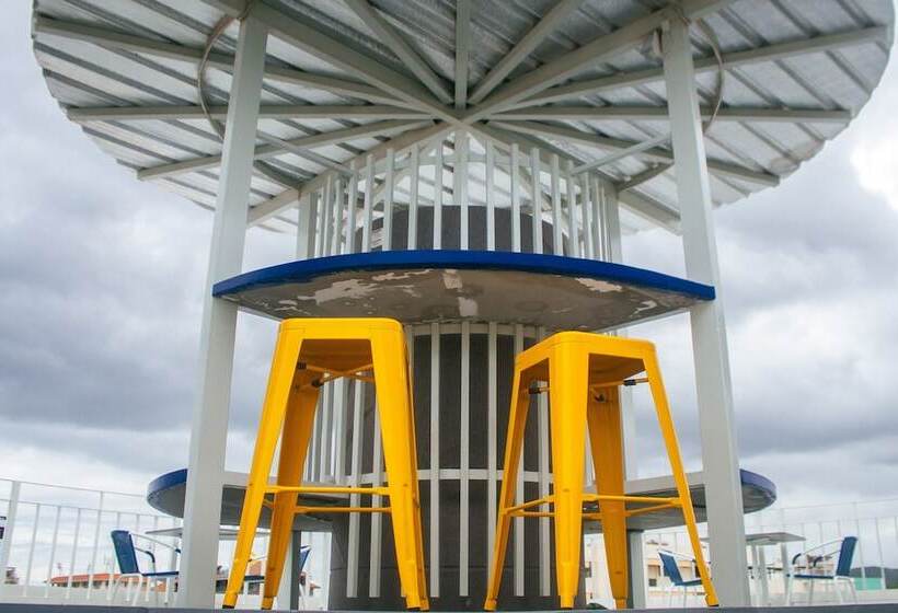 The Moon Hostel Huahin