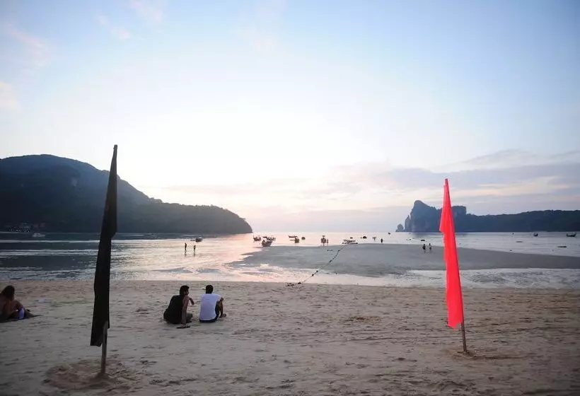 Twin Palms Hostel Phi Phi