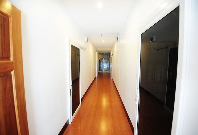 Twin Palms Hostel Phi Phi