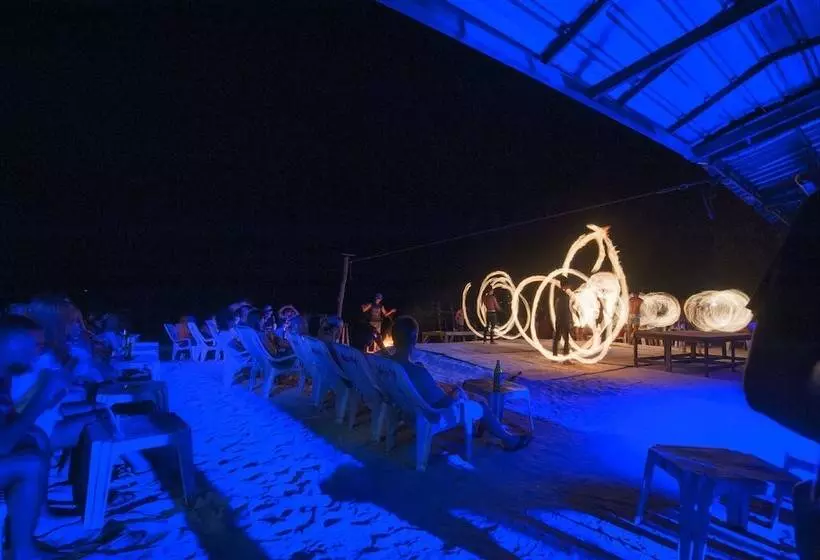 Twin Palms Hostel Phi Phi