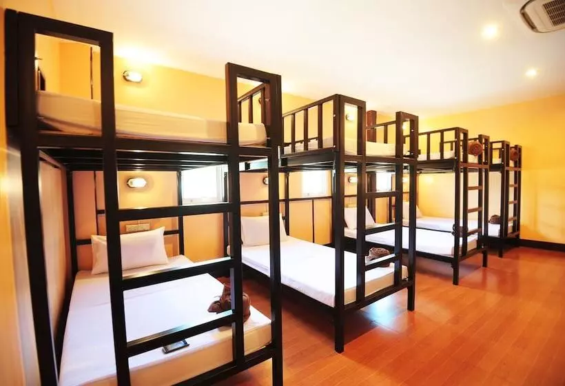 Twin Palms Hostel Phi Phi