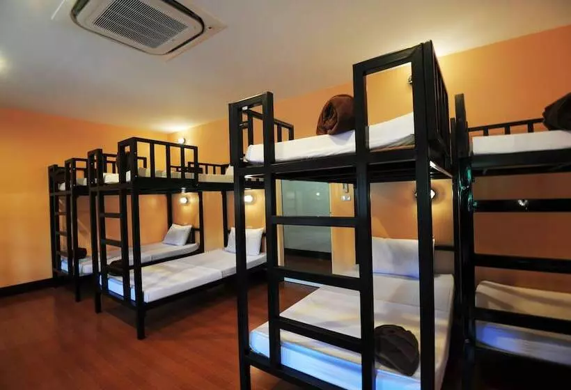 Twin Palms Hostel Phi Phi