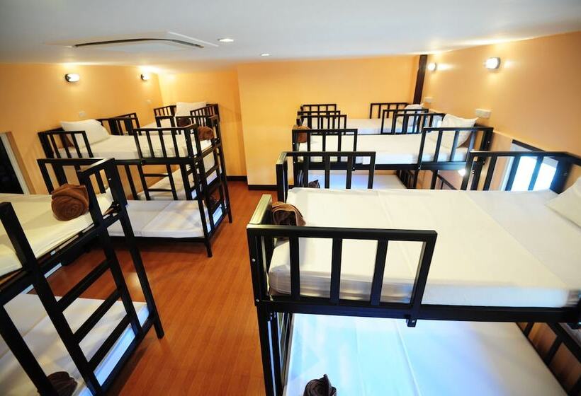 Twin Palms Hostel Phi Phi