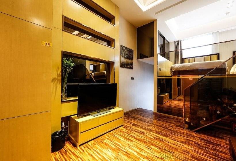 Waifden Apartment Poly D Branch