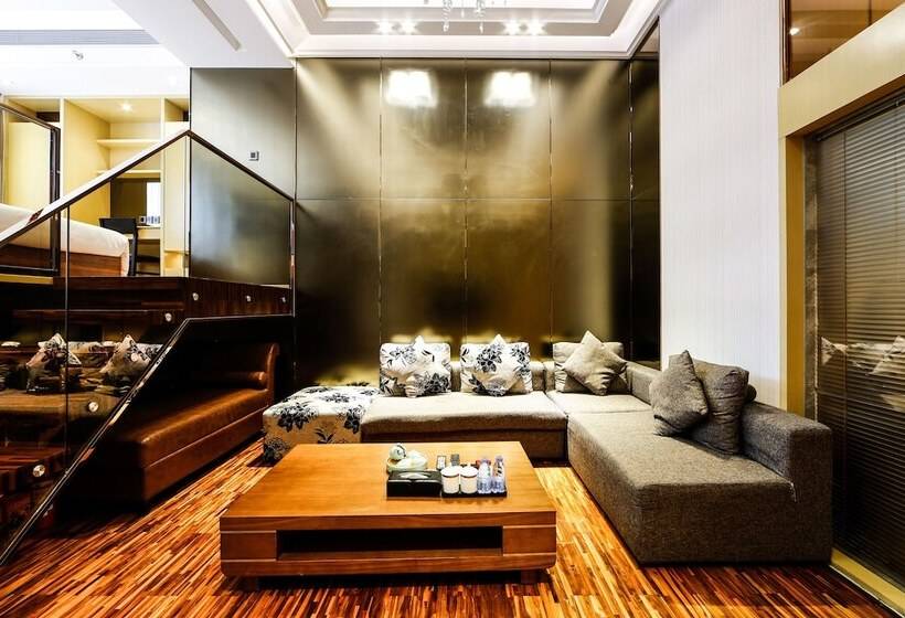 Waifden Apartment Poly D Branch