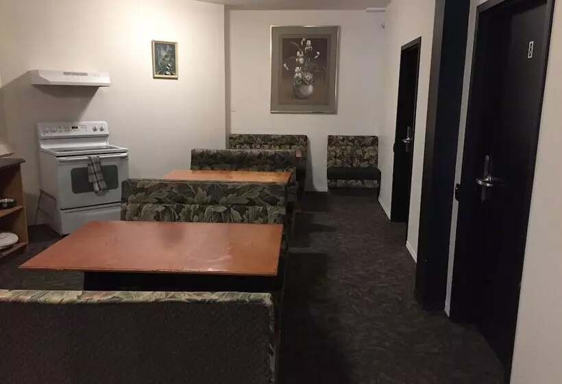 Invermere Hostel