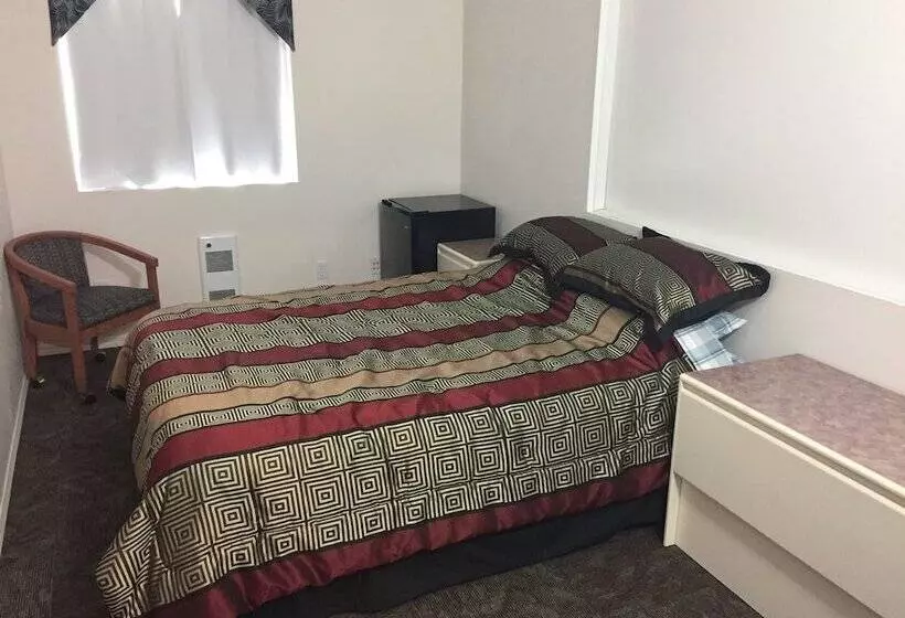 Invermere Hostel