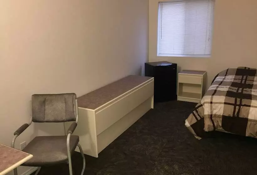 Invermere Hostel