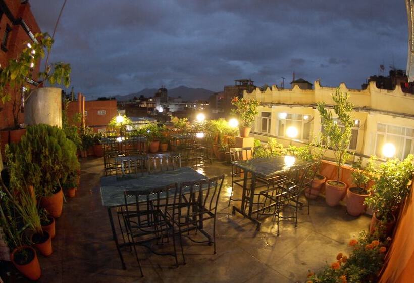 پانسیون Bag Packer's Lodge