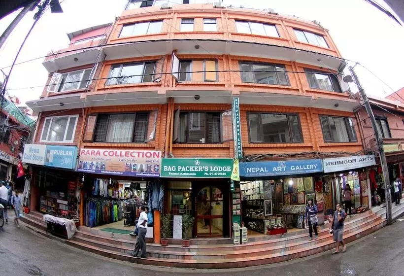 پانسیون Bag Packer's Lodge