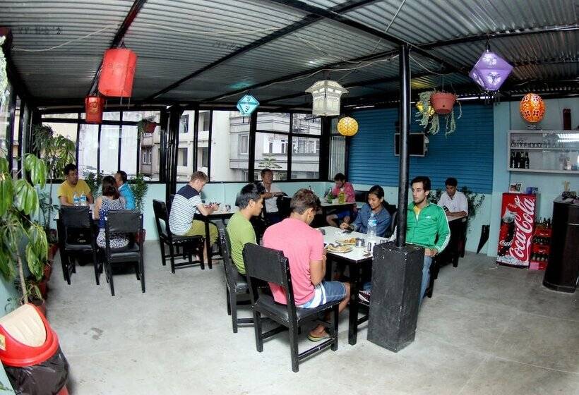 پانسیون Bag Packer's Lodge