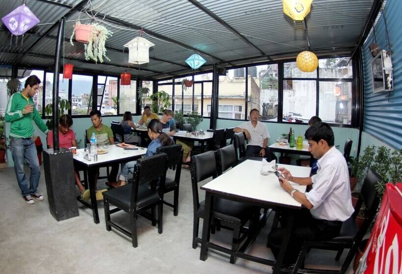 پانسیون Bag Packer's Lodge